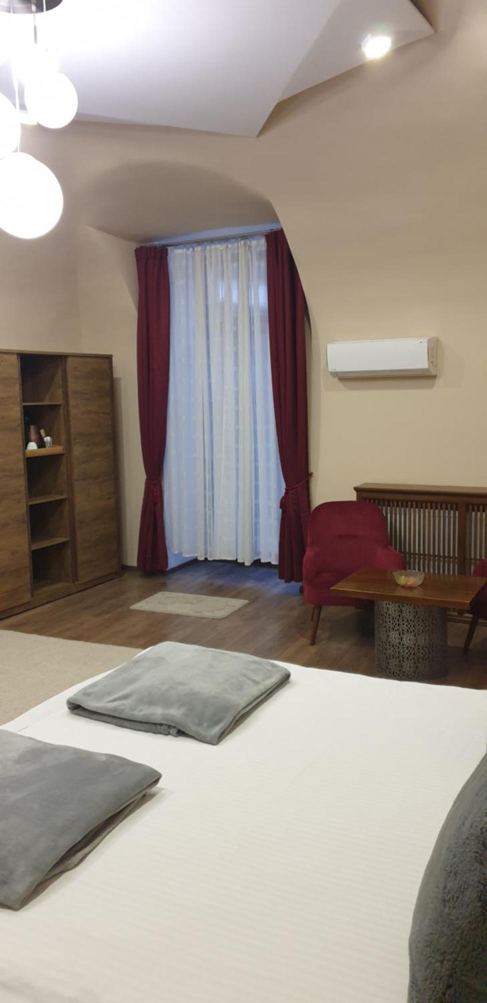 Imperial Rooms - Ultracentral - Jacuzzi Cu Hidromasaj Oradea Extérieur photo